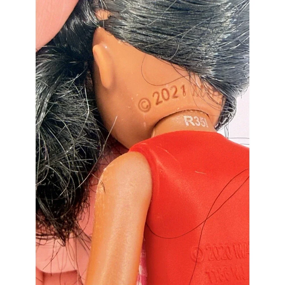 Mattel Barbie Club Chelsea Color Reveal Picnic Series doll T1